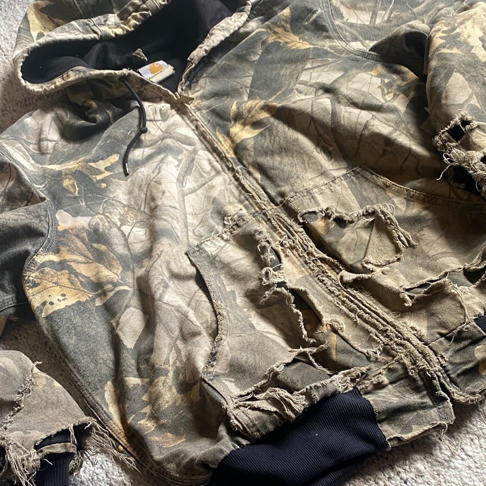R A R E Carhartt Camo Hooded Zip Jacket - Picture 2 of 9